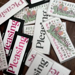 6 Pleasing nail stickers + Tote Bag